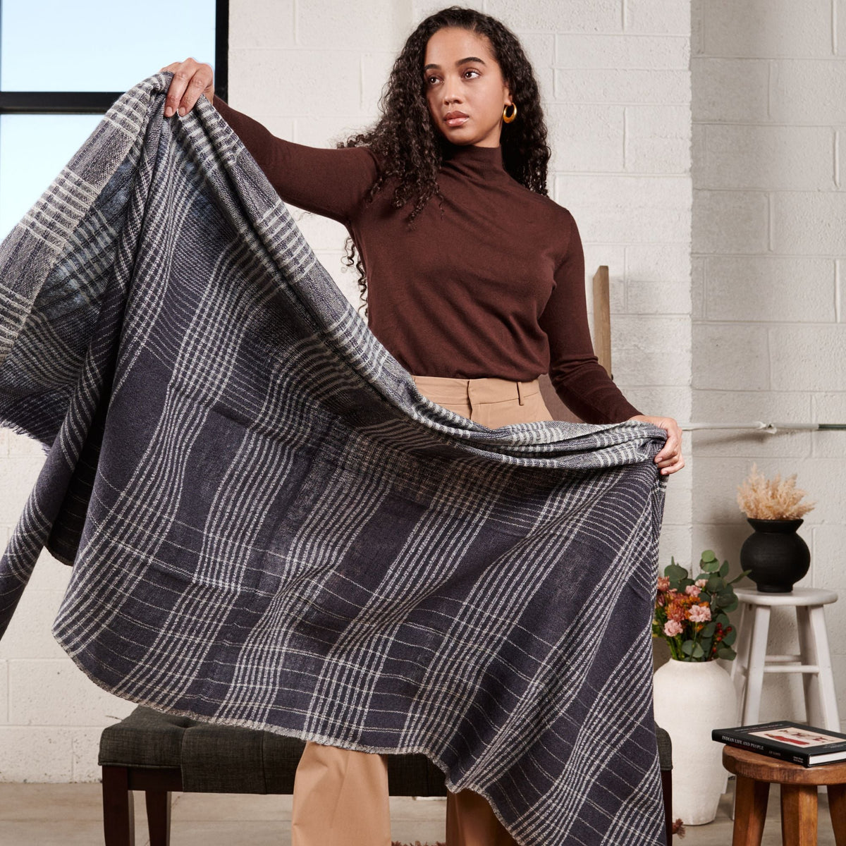 Alloy Dark Blue Stripes Pattern Soft Merino Linen Handloom Throw