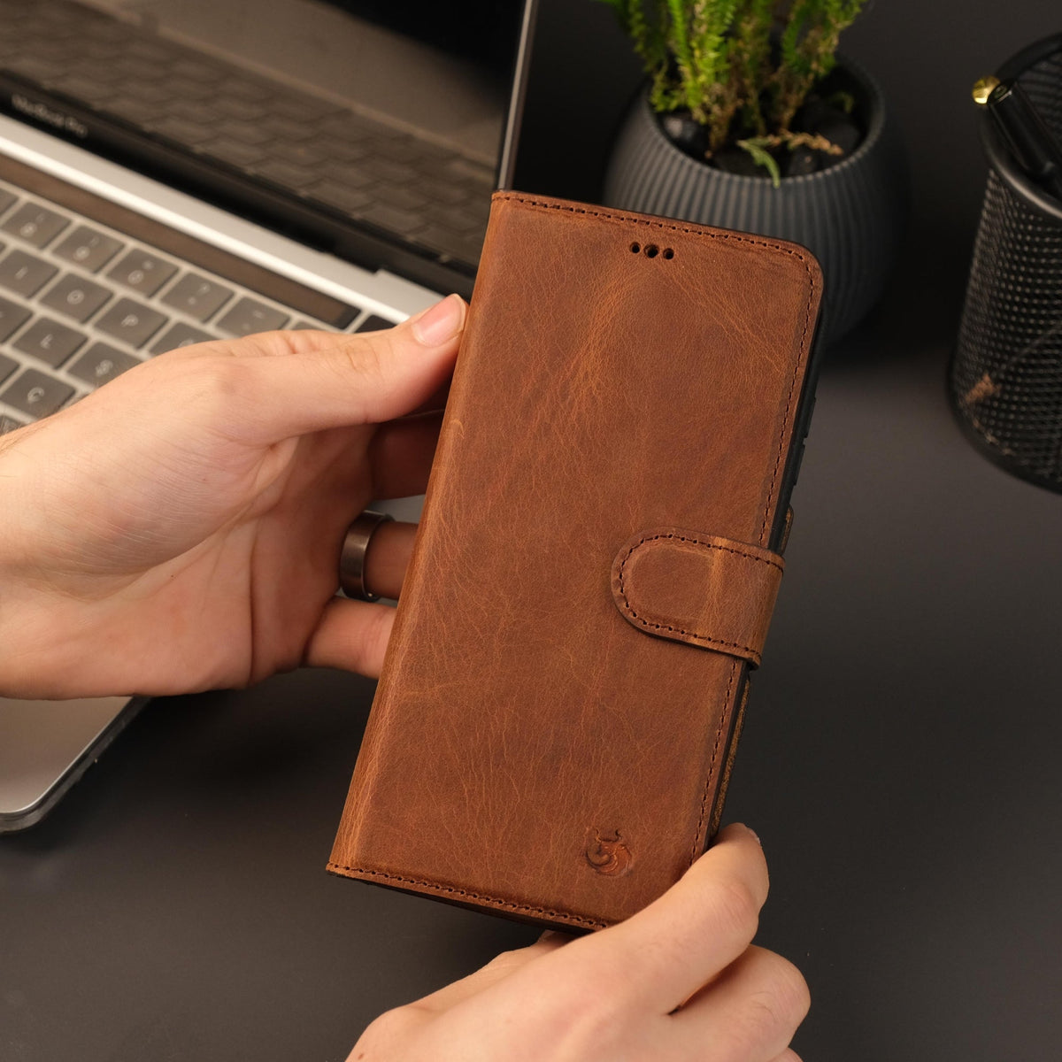 Leather Samsung Galaxy S25 Wallet Case | Buffalo